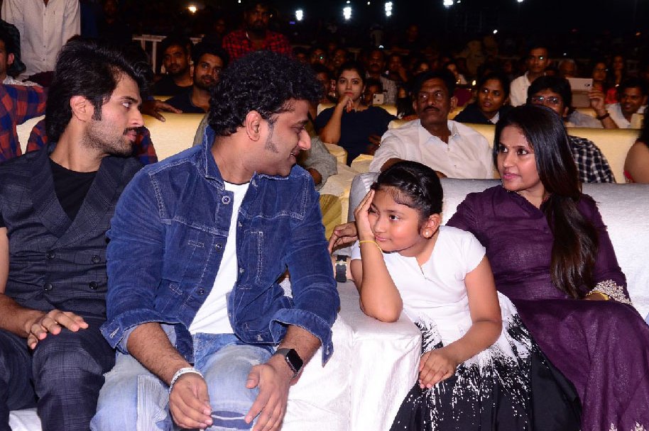 Maharshi-Movie-Pre-Release-Event